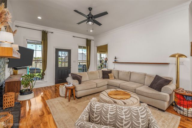 204 Clinton Drive, Stonewall, LA 71078