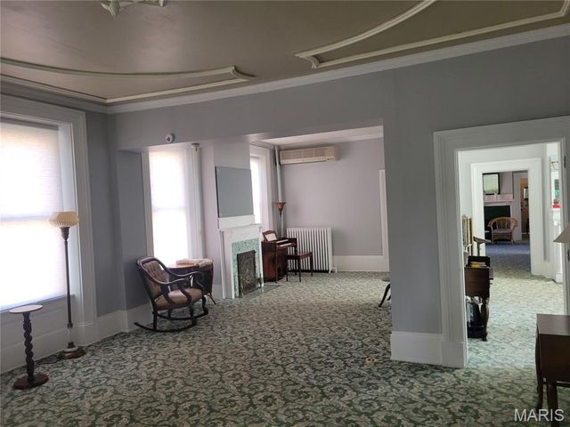 212 E Main Street, Carlinville, IL 62626