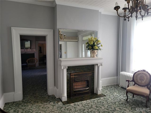 212 E Main Street, Carlinville, IL 62626