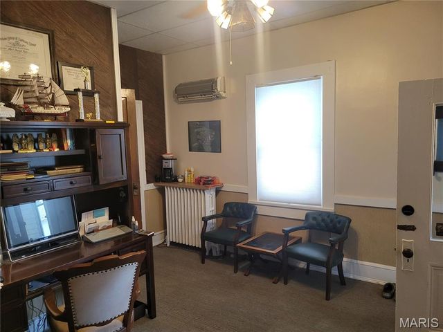 212 E Main Street, Carlinville, IL 62626