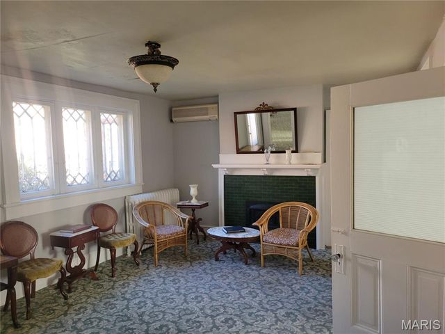 212 E Main Street, Carlinville, IL 62626