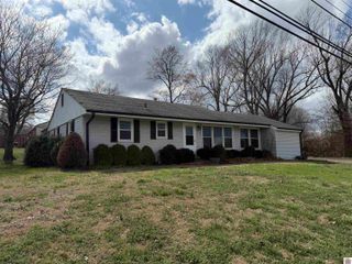 658 E 5th Ave # 4, Calvert City, KY 42029