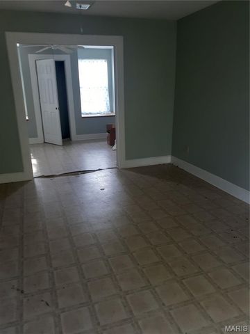102 Athlone Drive, Belleville, IL 62232