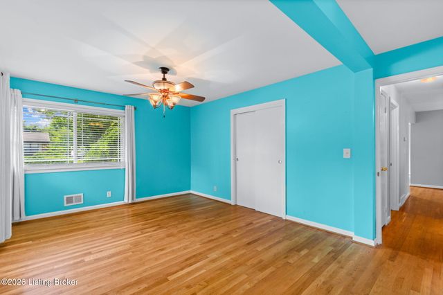 3123 Sunny Ln, Louisville, KY 40205