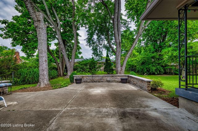 3123 Sunny Ln, Louisville, KY 40205