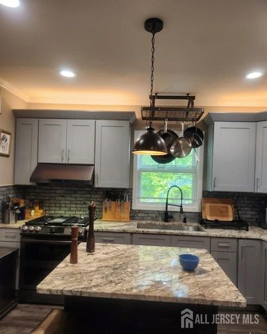 297 Grove Street, Woodbridge Proper, NJ 07095