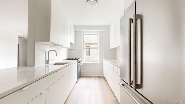 148-09 Northern Boulevard 5M, Flushing, NY 11354
