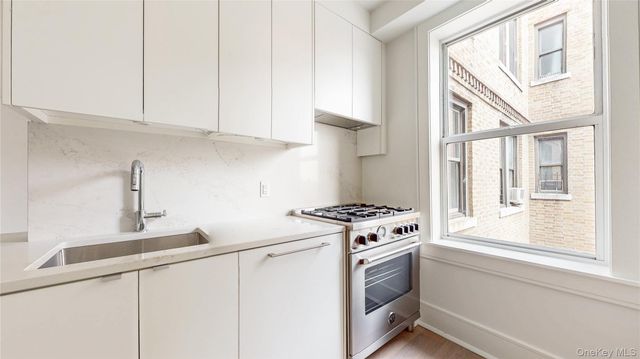 148-09 Northern Boulevard 5M, Flushing, NY 11354