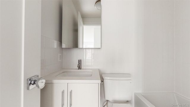 148-09 Northern Boulevard 5M, Flushing, NY 11354
