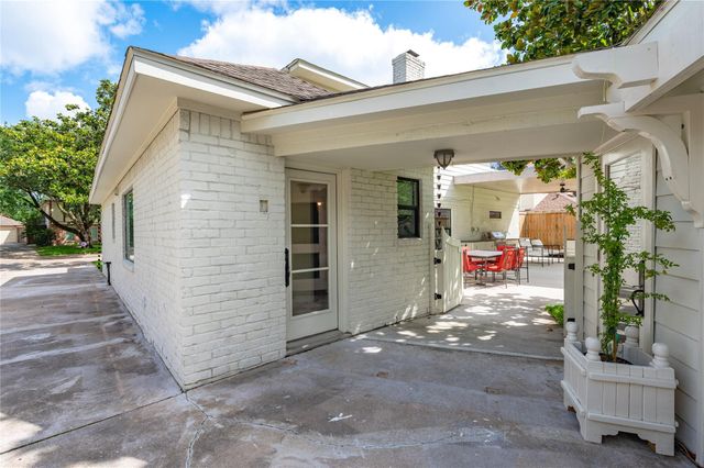 12035 Riverview Drive, Houston, TX 77077
