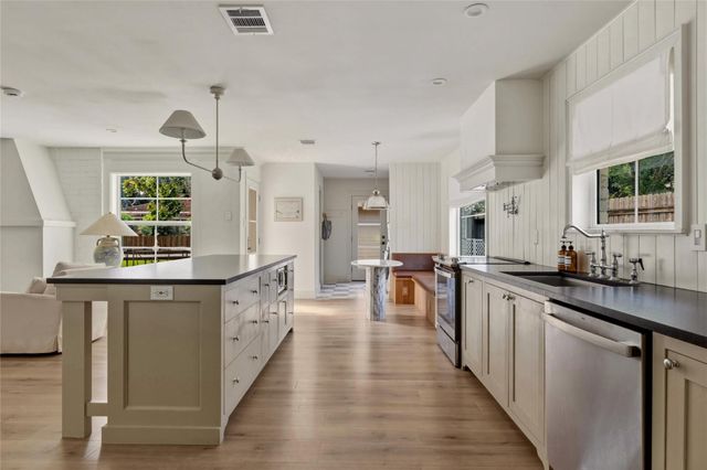 12035 Riverview Drive, Houston, TX 77077