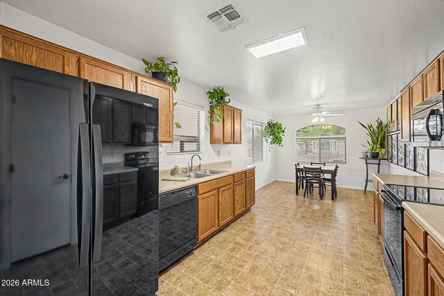 375 E LESLIE Avenue, San Tan Valley, AZ 85140
