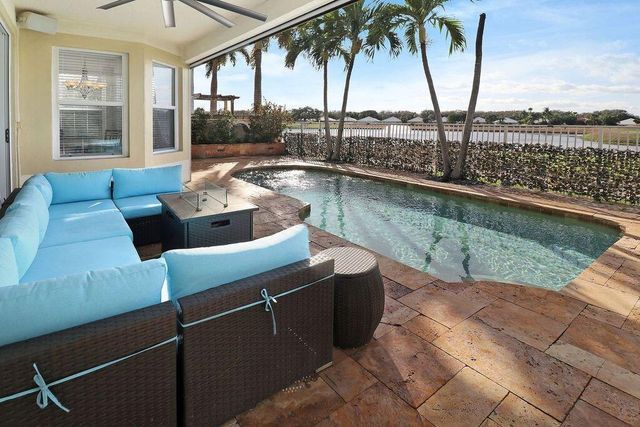 1119 Avondale Court, West Palm Beach, FL 33409