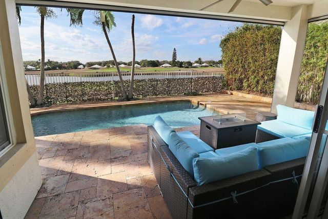 1119 Avondale Court, West Palm Beach, FL 33409