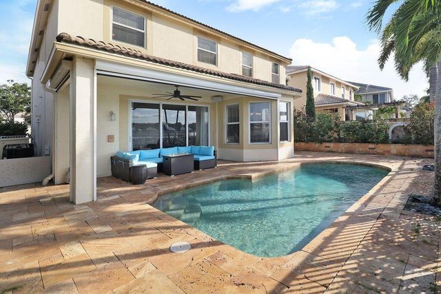 1119 Avondale Court, West Palm Beach, FL 33409