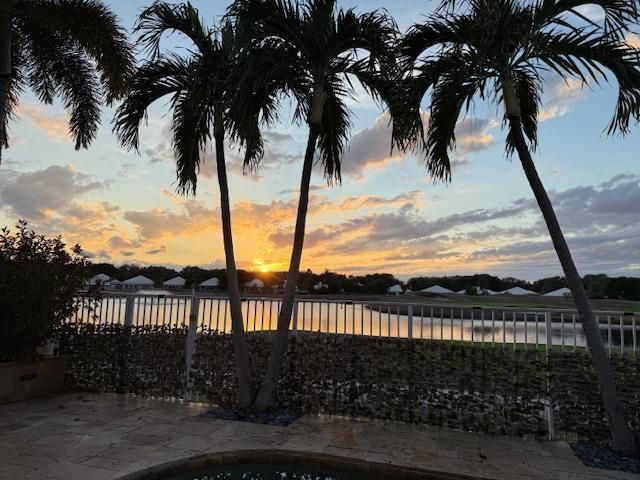 1119 Avondale Court, West Palm Beach, FL 33409