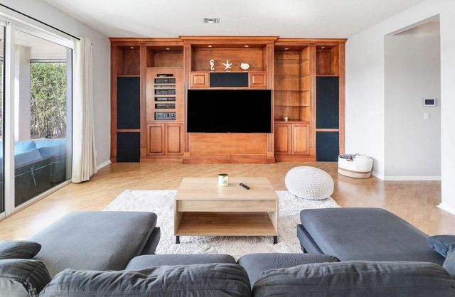 1119 Avondale Court, West Palm Beach, FL 33409