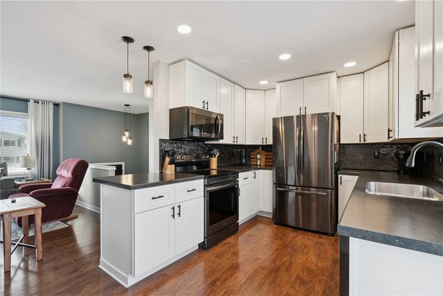 4602 Twin Pine Drive NW, Cedar Rapids, IA 52405