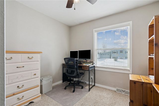 4602 Twin Pine Drive NW, Cedar Rapids, IA 52405