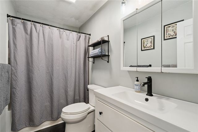 4602 Twin Pine Drive NW, Cedar Rapids, IA 52405