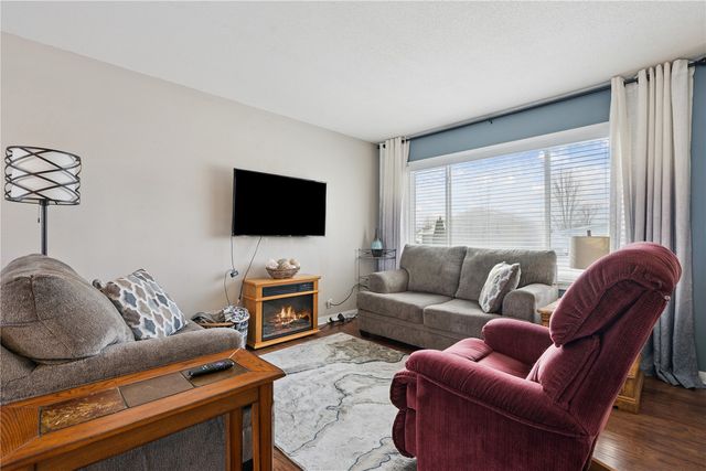 4602 Twin Pine Drive NW, Cedar Rapids, IA 52405