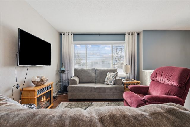 4602 Twin Pine Drive NW, Cedar Rapids, IA 52405