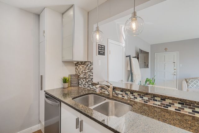 4211 Holland Avenue, Dallas, TX 75219