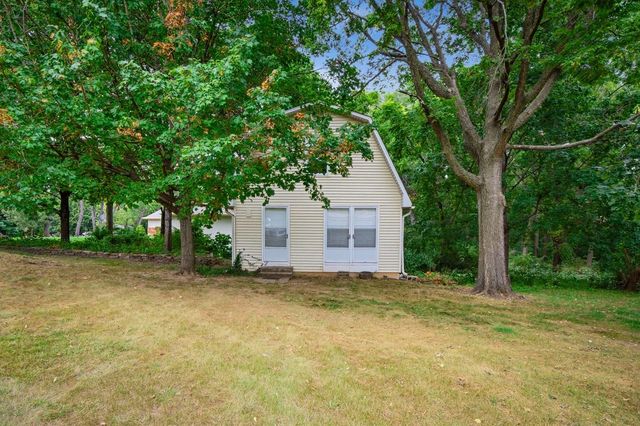 8 Hawthorne Drive, Oswego, IL 60543