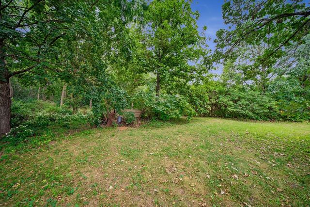 8 Hawthorne Drive, Oswego, IL 60543
