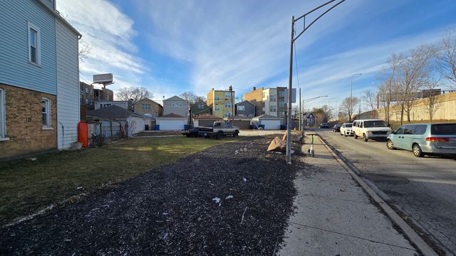 3100 N Albany Avenue, Chicago, IL 60618
