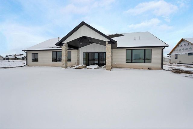 110 BECKERAE COURT, Wrightstown, WI 54180