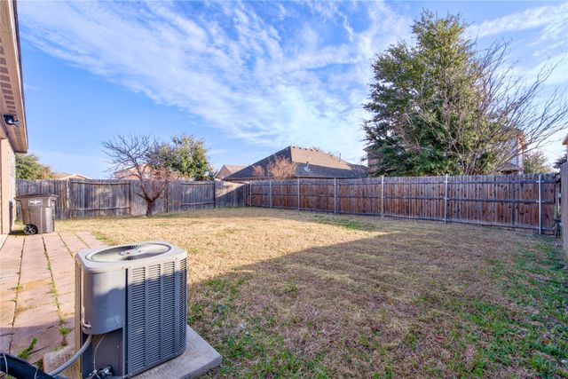 10005 Quail Glen Drive, Fort Worth, TX 76140