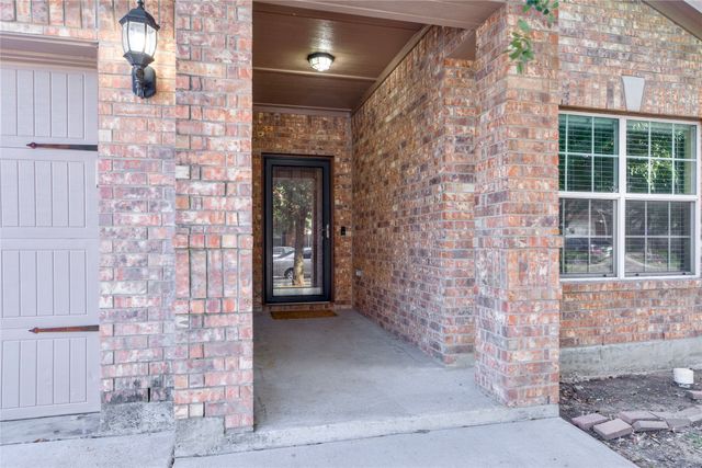 10005 Quail Glen Drive, Fort Worth, TX 76140