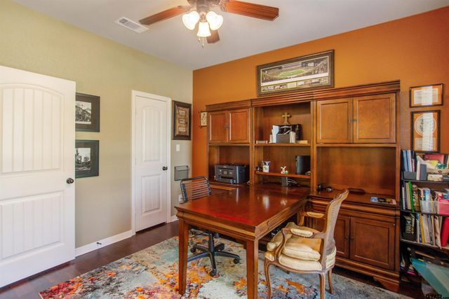 8529 Castleton Way, Tyler, TX 75703