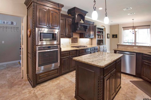 8529 Castleton Way, Tyler, TX 75703