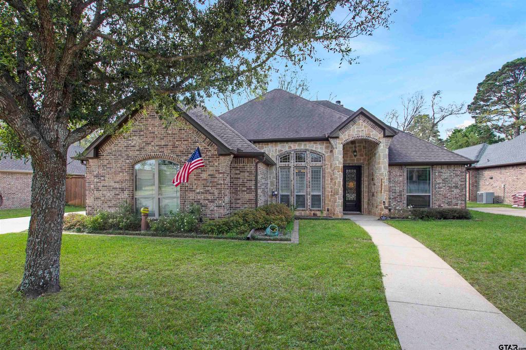 8529 Castleton Way, Tyler, TX 75703