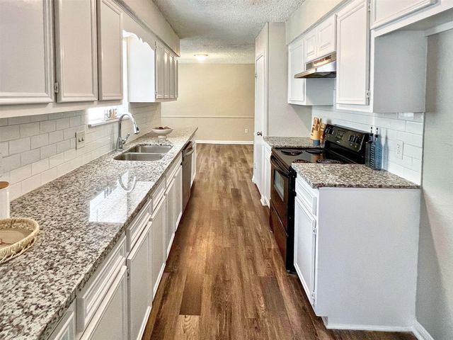 113 June Court, Richwood, TX 77531