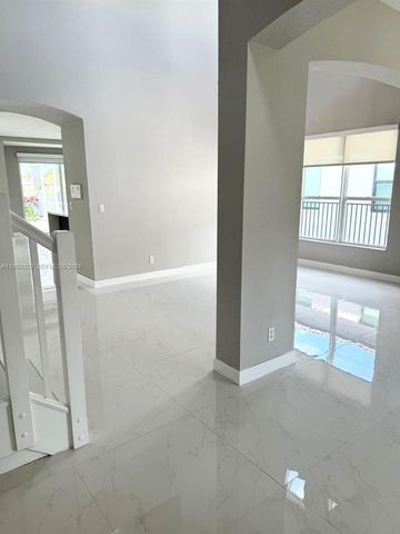 4451 E Seneca Ave, Weston, FL 33332