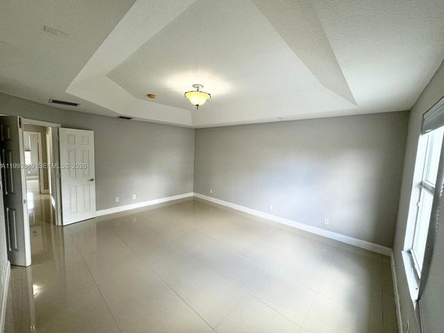 4451 E Seneca Ave, Weston, FL 33332