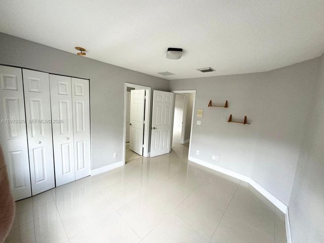 4451 E Seneca Ave, Weston, FL 33332