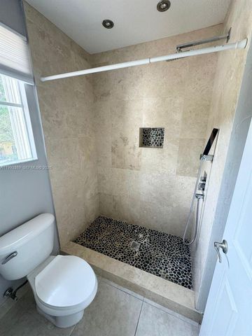 4451 E Seneca Ave, Weston, FL 33332