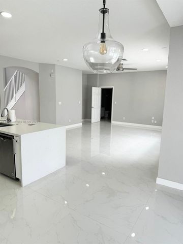 4451 E Seneca Ave, Weston, FL 33332