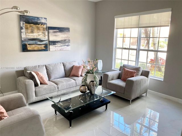 4451 E Seneca Ave, Weston, FL 33332