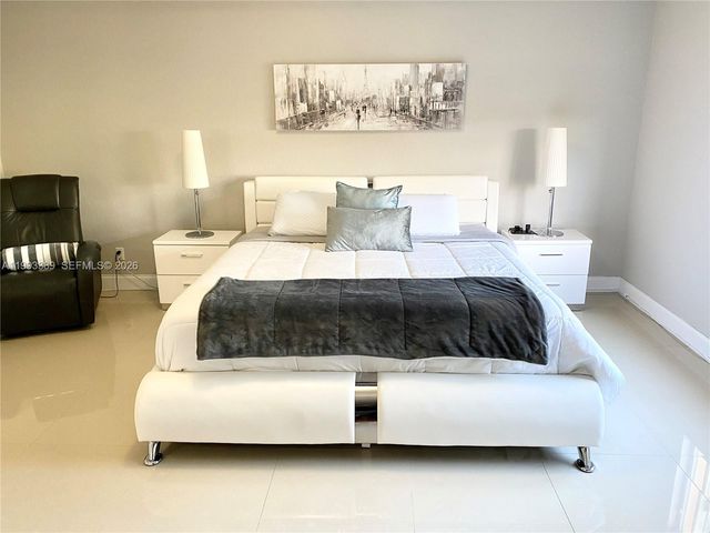 4451 E Seneca Ave, Weston, FL 33332