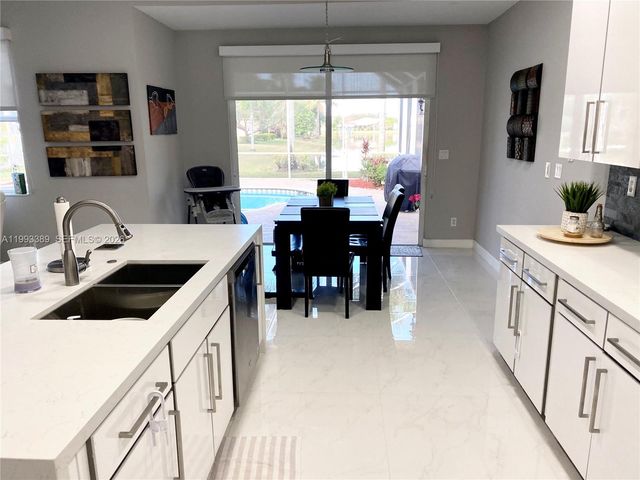 4451 E Seneca Ave, Weston, FL 33332