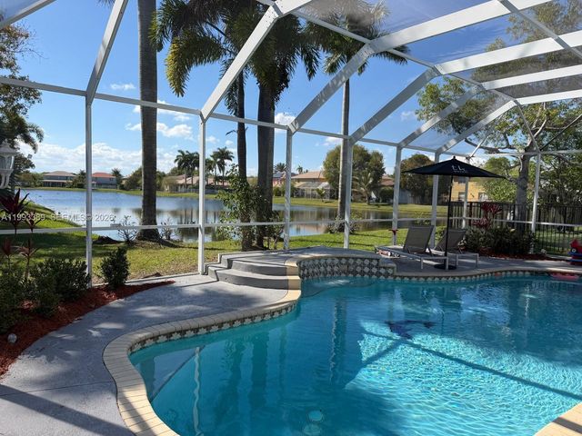 4451 E Seneca Ave, Weston, FL 33332