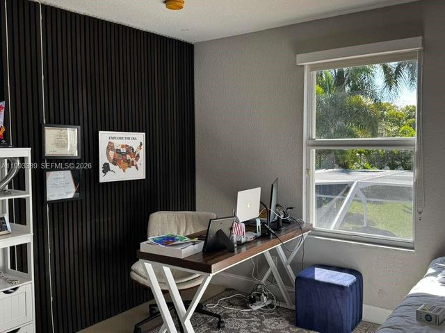 4451 E Seneca Ave, Weston, FL 33332