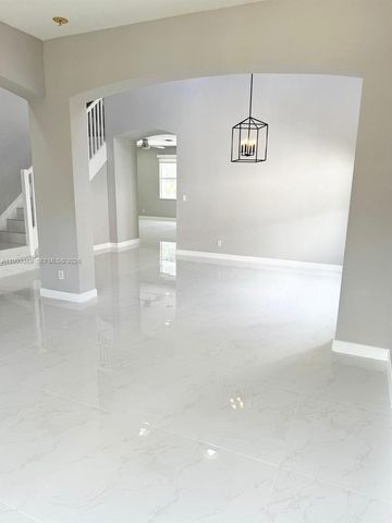 4451 E Seneca Ave, Weston, FL 33332