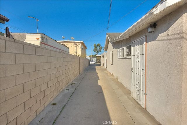 456 E Market, Long Beach, CA 90805