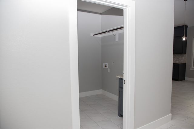 1527 Caldwell Avenue, Dallas, TX 75223